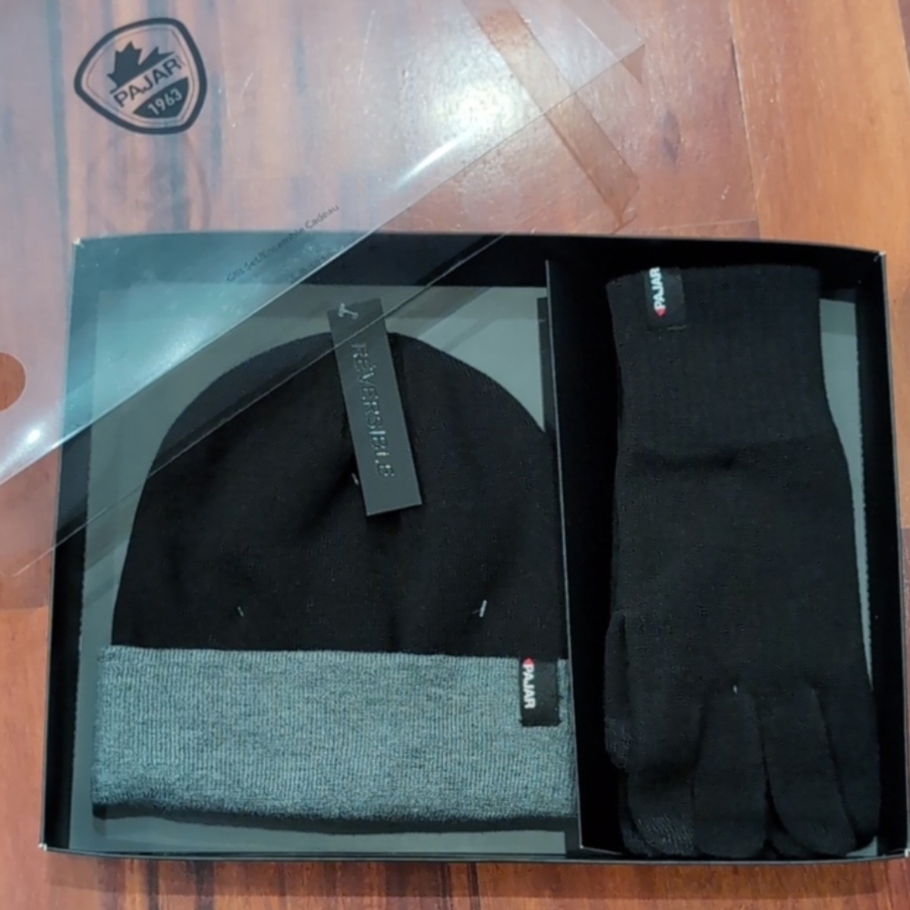 Pajar Rossland 2 Piece Reversible Beanie + Glove Set New in Box ❤️